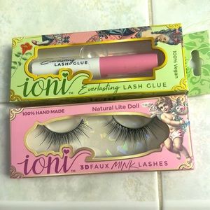 False eyelashes and glue